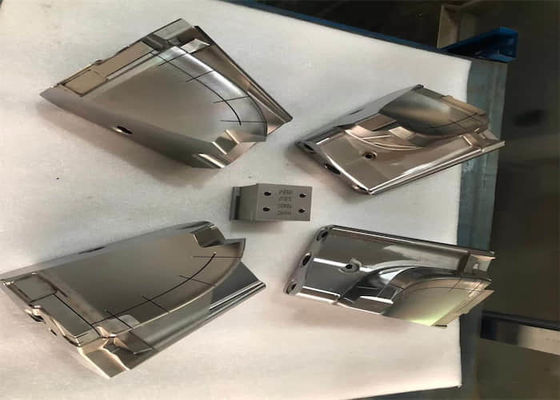 Inserti per stampi automobilistici da 100k a 500k scatti nello stampaggio ad iniezione