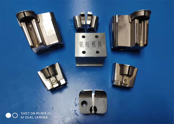 OEM ODM Insert Molding Products Parti di stampaggio ad iniezione in plastica
