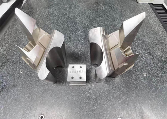 Componenti per inserti per stampi automobilistici OEM Inserti per stampaggio ad iniezione in plastica
